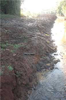 Limpeza do Córrego em Santana do Tabuleiro